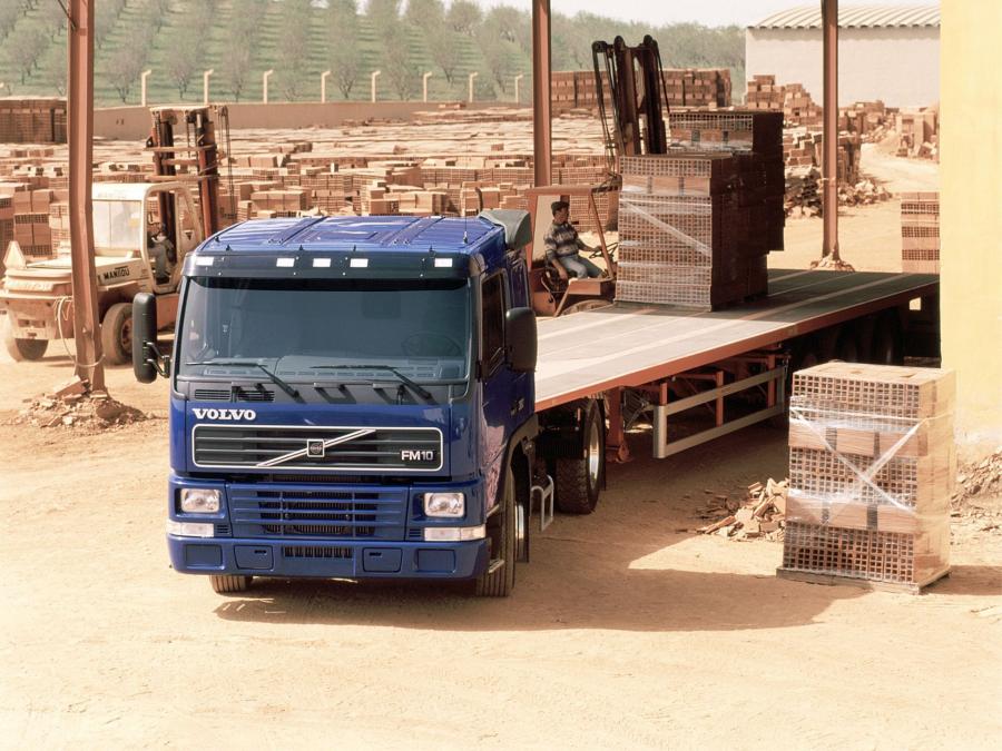  Volvo FM10 4x2 1998 года  (фото 2 из 7)
